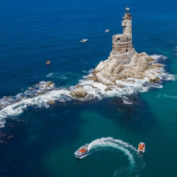Маяк Анива: морская экскурсия, которая меняет взгляд на Сахалин